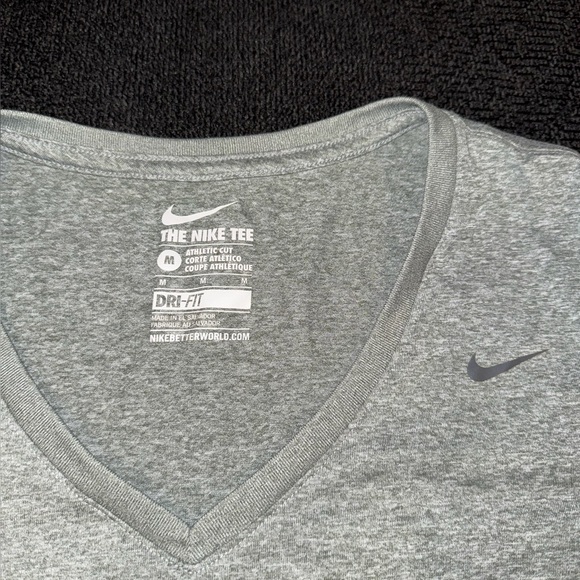 🩶Nike Dri-FIT Tee - Size Medium | Color: Grey - Picture 2 of 3